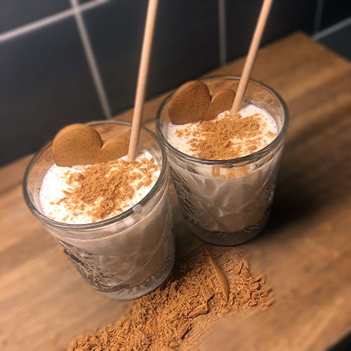 2 glass filled with Gingerbread smoothie | Coor